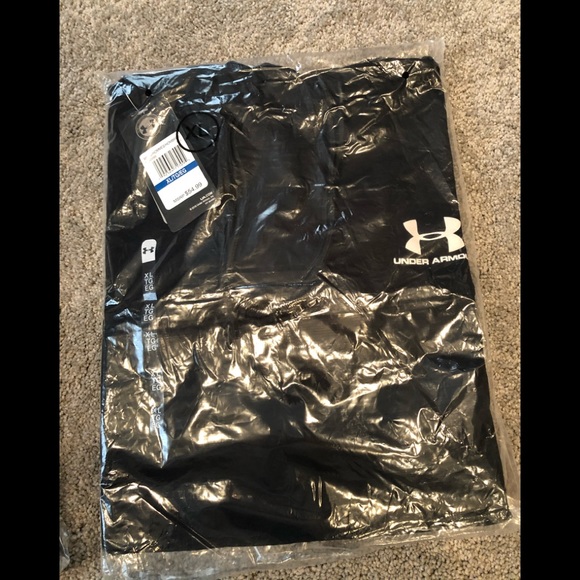NWT Under Armour Mens Heatgear Fleece Hoodie. - Picture 3 of 7